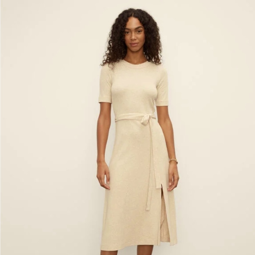 Flattering, versatile neutral sweater dress, new with tagsq